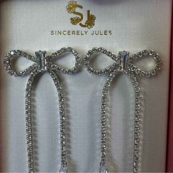 Sincerely Jules Cubic Zirconia Bow Earrings (Silver) - Picture 10 of 14